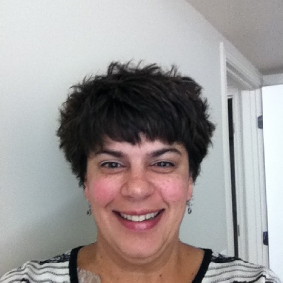 Meet your Posher, Anissa - Picture 1 of 1